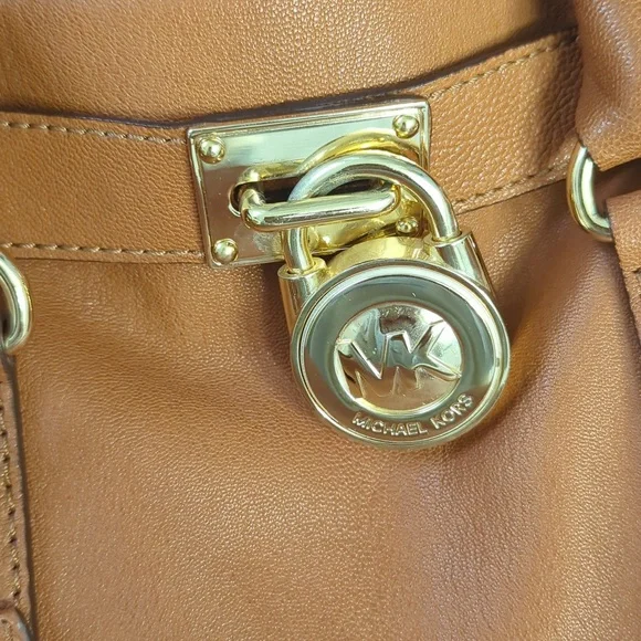 Michael kors purse - Picture 3 of 7